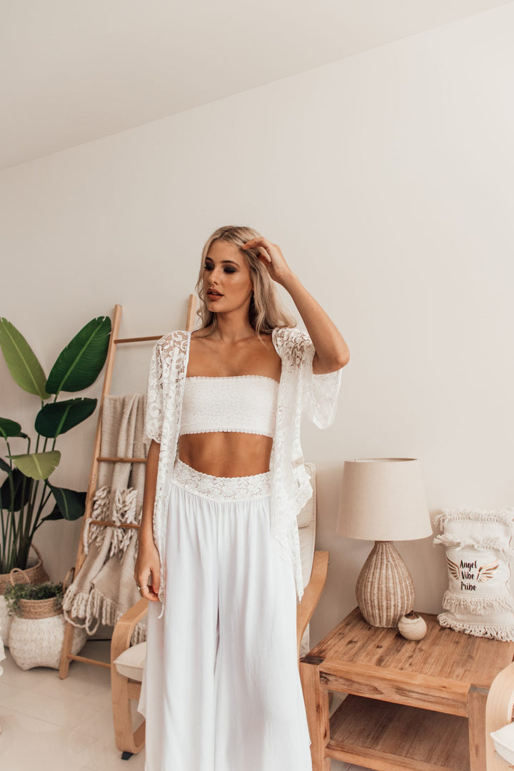 Italian Romance White Bolero AU8-22