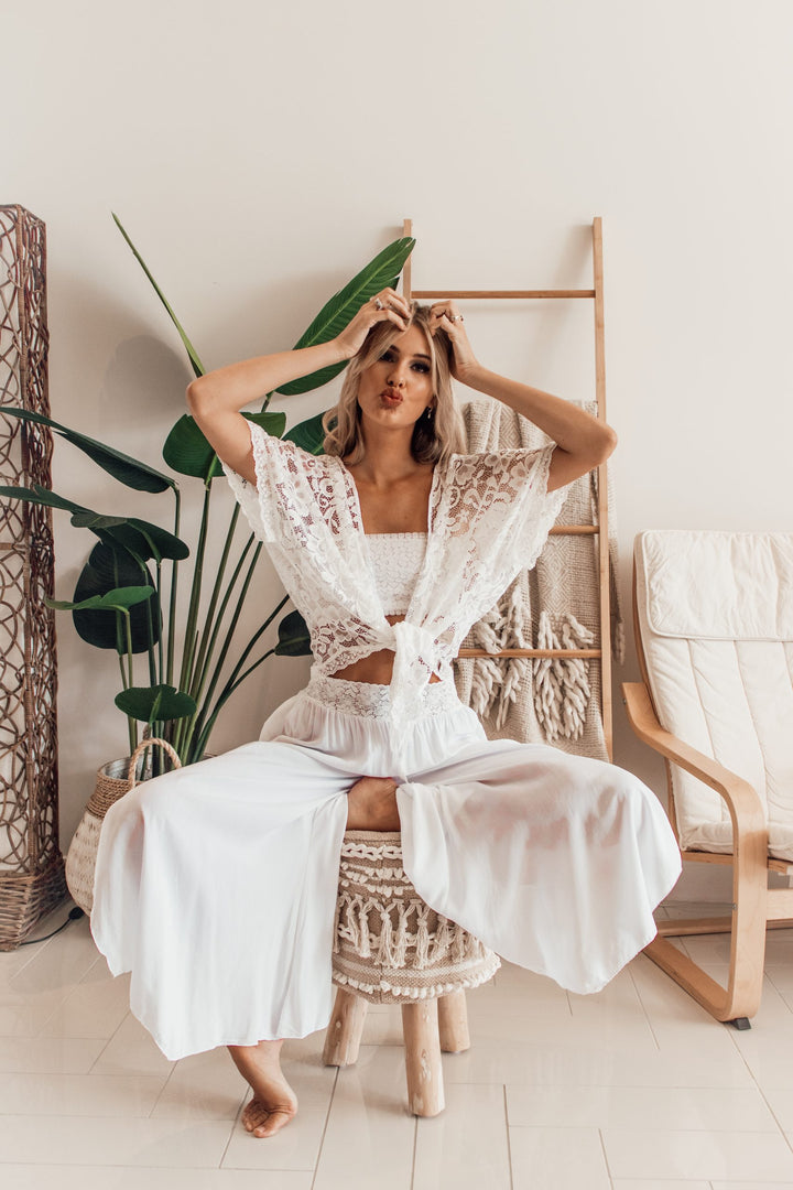 Italian Romance White Bolero AU8-22