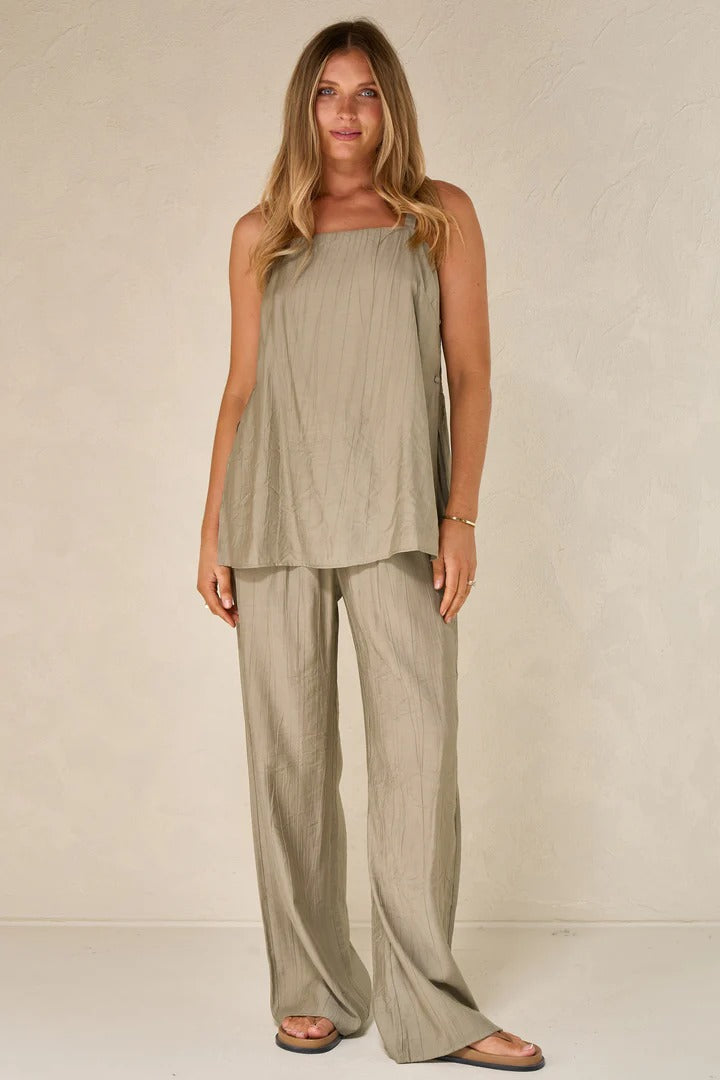 Ease Away Crinkle Top - Soft Khaki