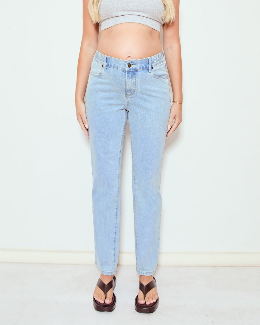 High Rise Straight Leg Jeans Classic Light Wash