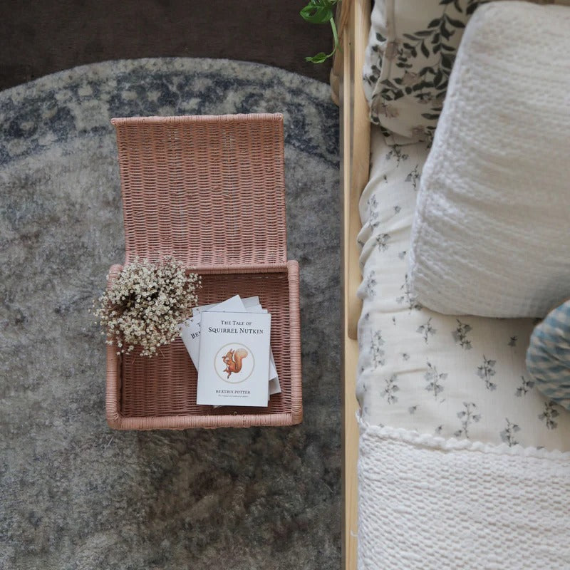 Olli Ella Petal Storie Stool Seashell Pink